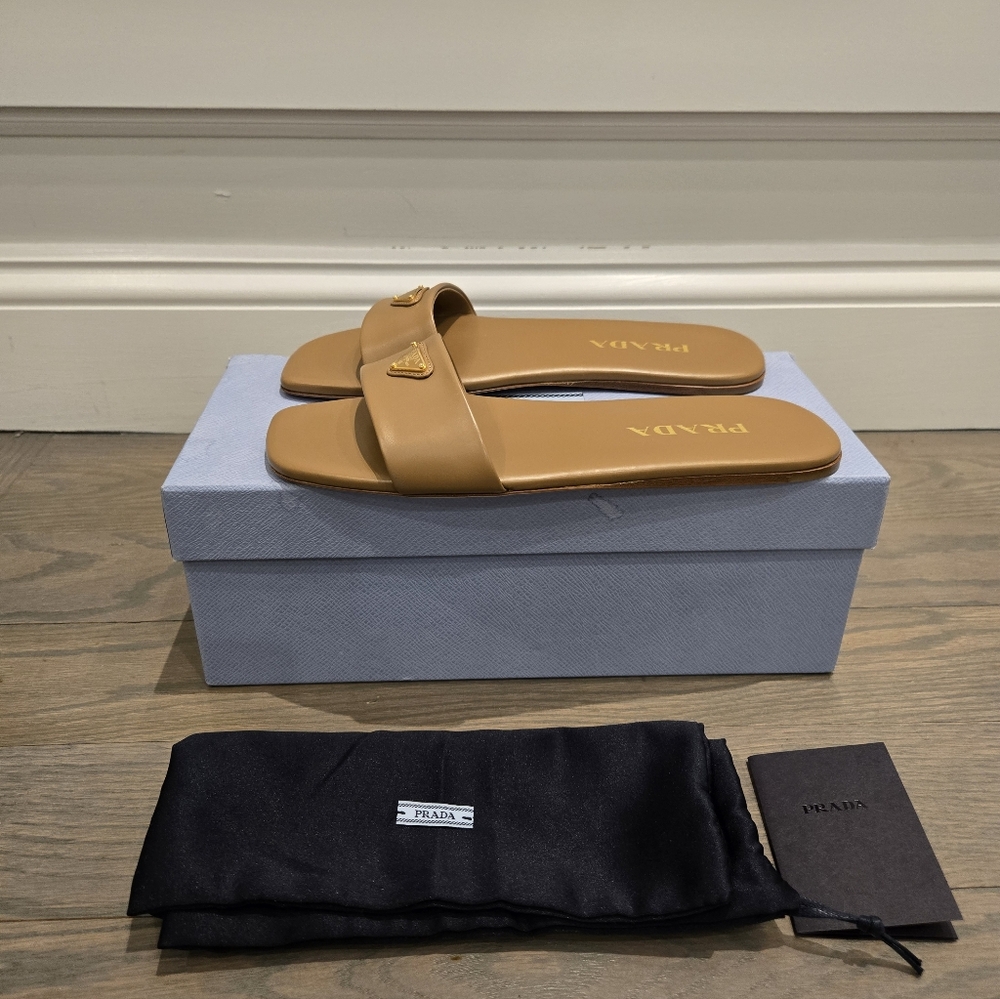 $775 Prada Triangle Logo Leather Sandals Caramel EU 37 US 7 BNIB AUTHENTIC - Picture 2 of 8